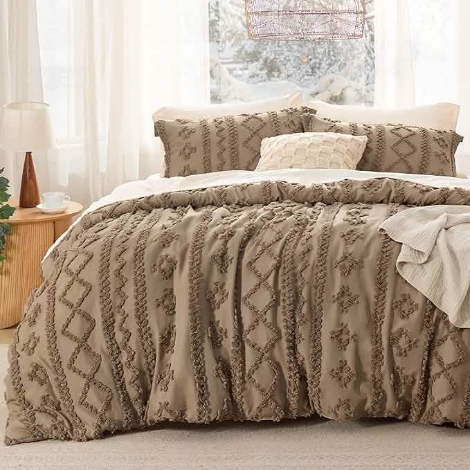 Deluxed Tufted Embroidery Comforter Set