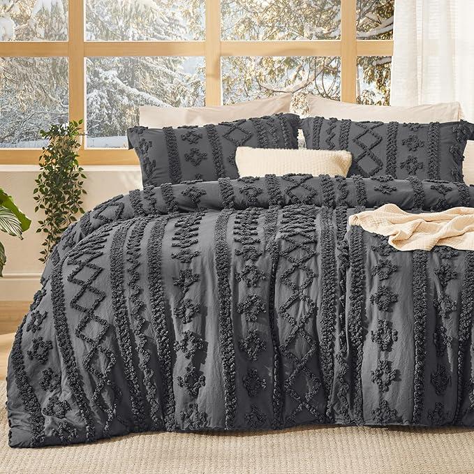 Deluxed Tufted Embroidery Comforter Set