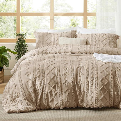 Deluxed Tufted Embroidery Comforter Set